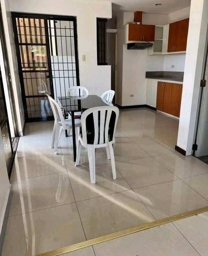 TOWNHOUSE (Corner Lot) FOR RENT - photo 3