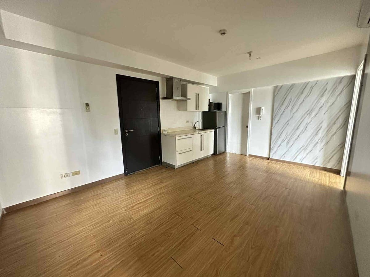 📍 CONDO UNIT FOR LEASE - photo 2