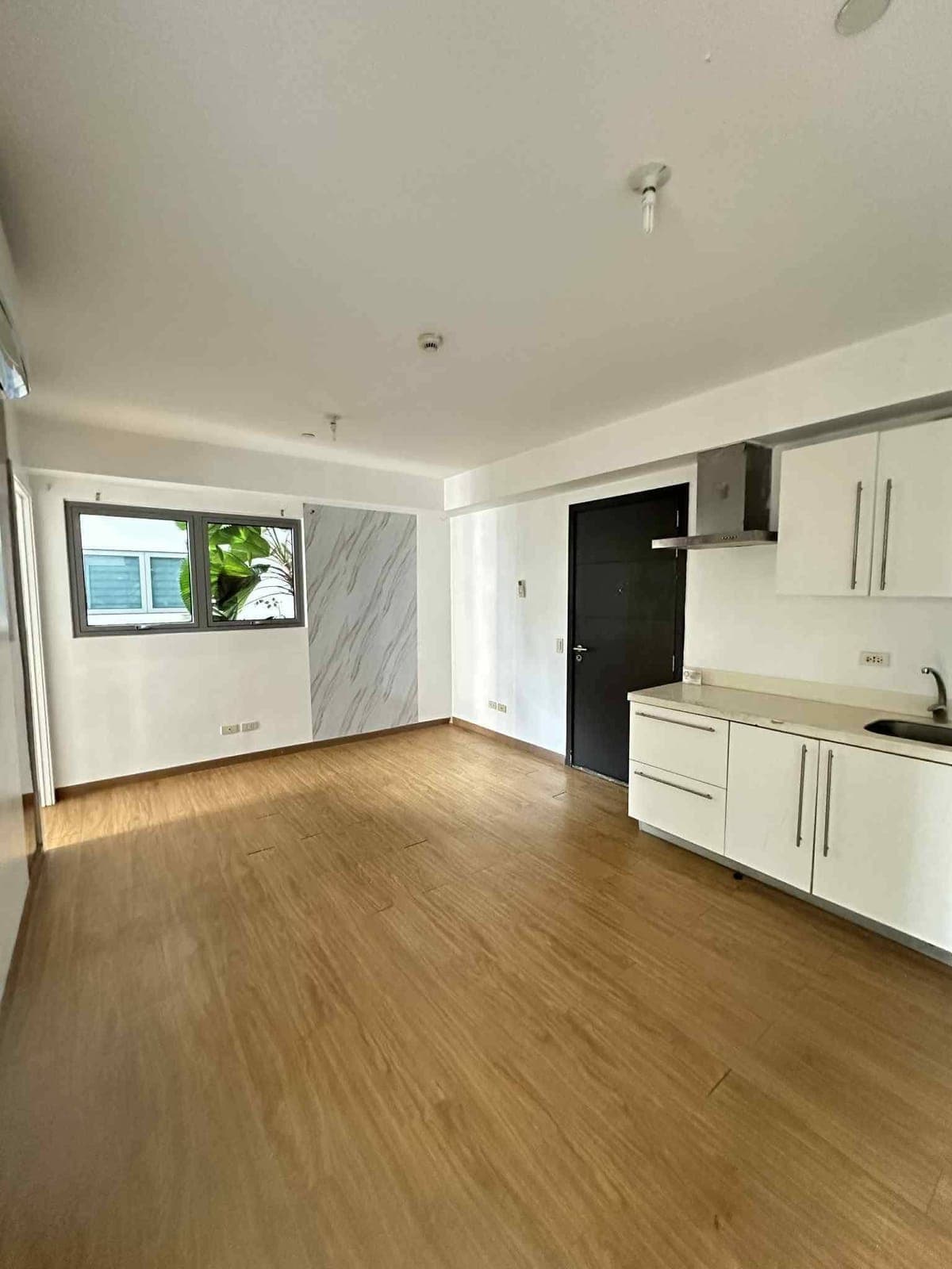 📍 CONDO UNIT FOR LEASE - photo 4