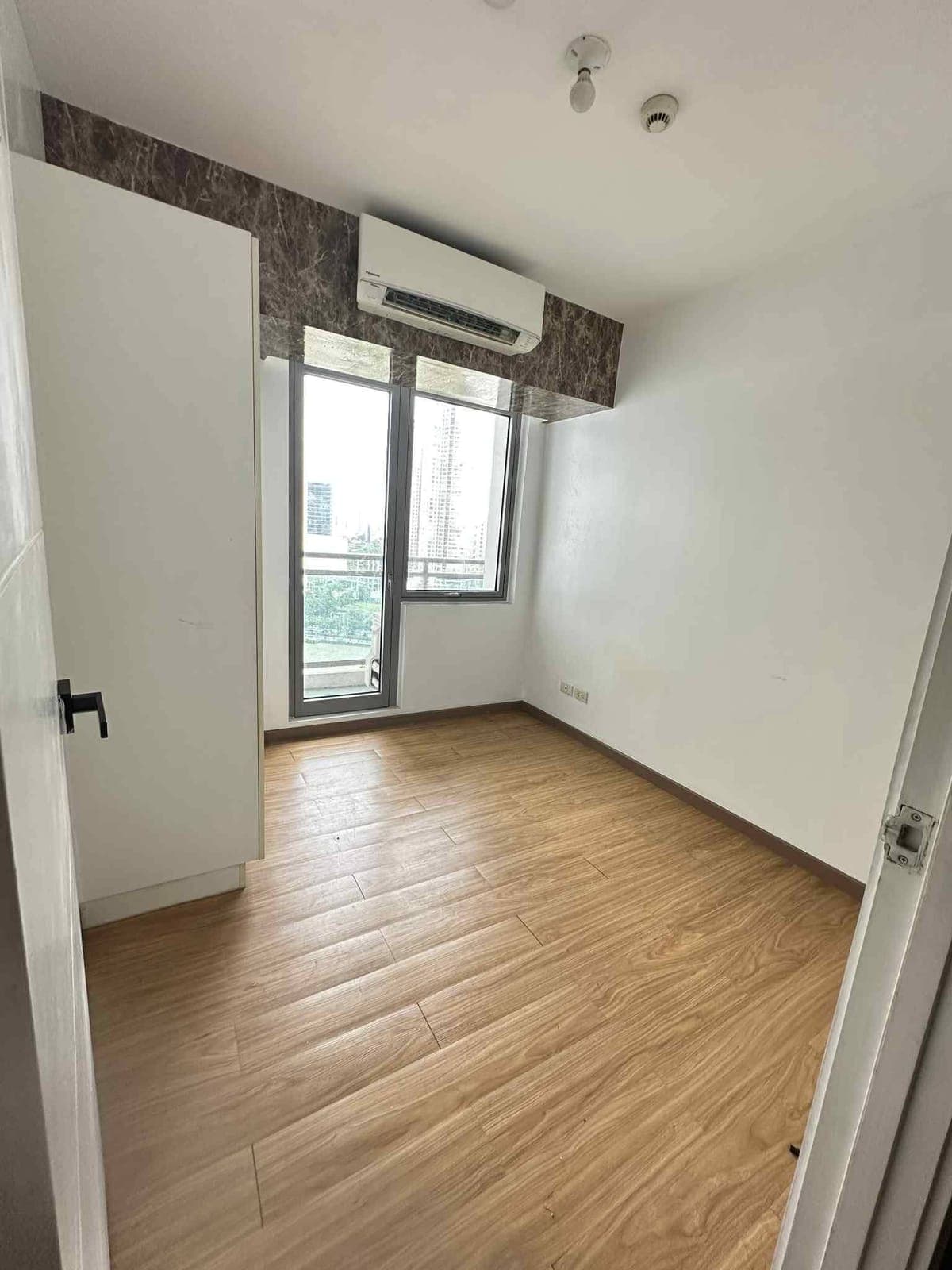 📍 CONDO UNIT FOR LEASE - photo 7