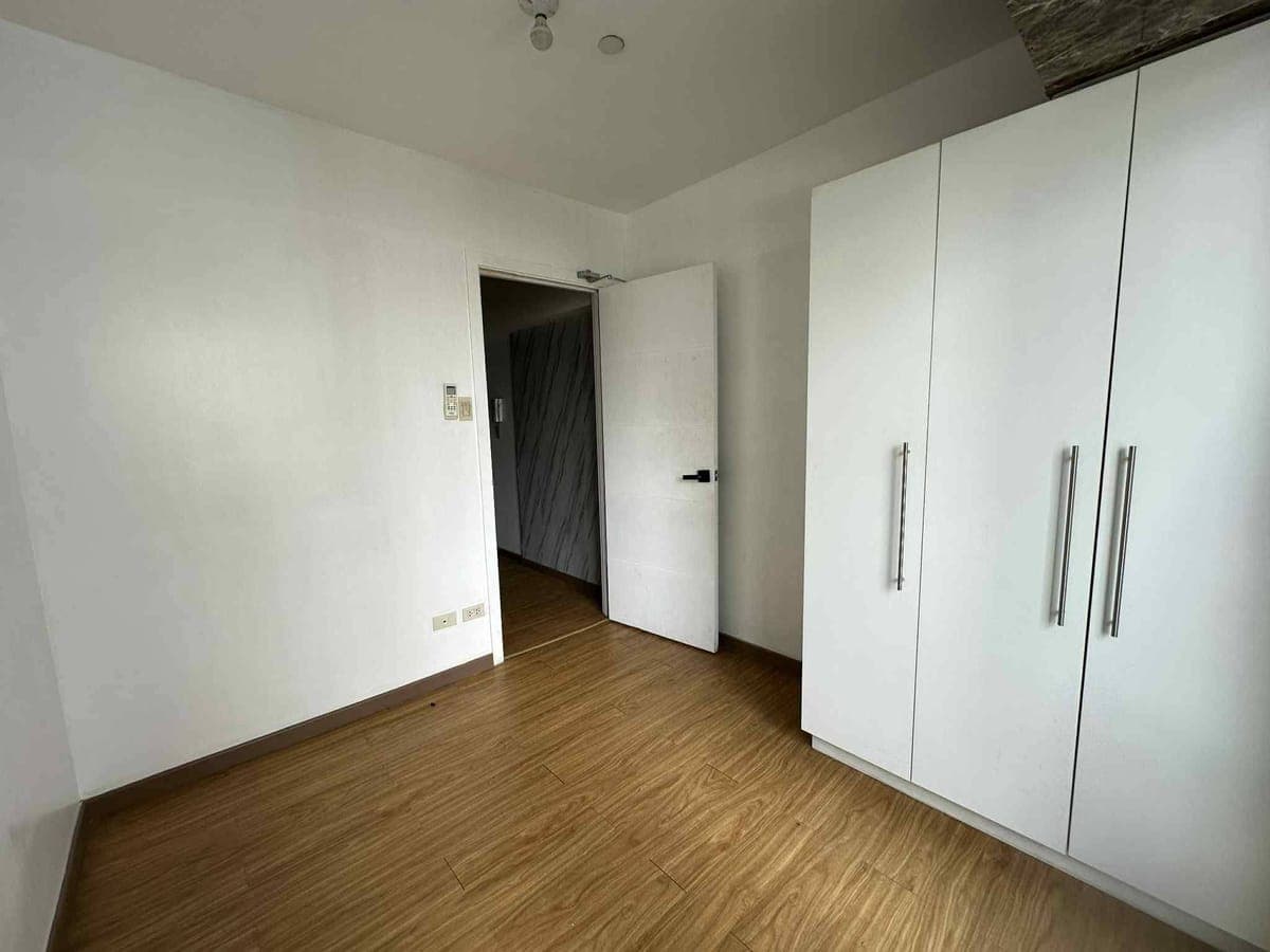 📍 CONDO UNIT FOR LEASE - photo 8