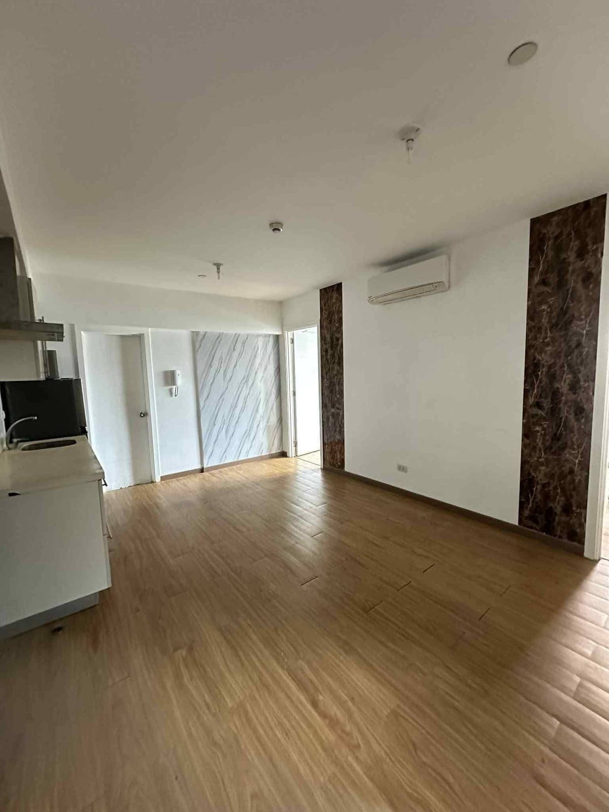 📍 CONDO UNIT FOR LEASE - photo 9