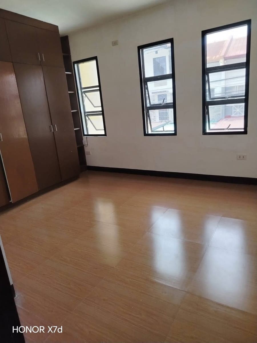 HOUSE FOR RENT - photo 2