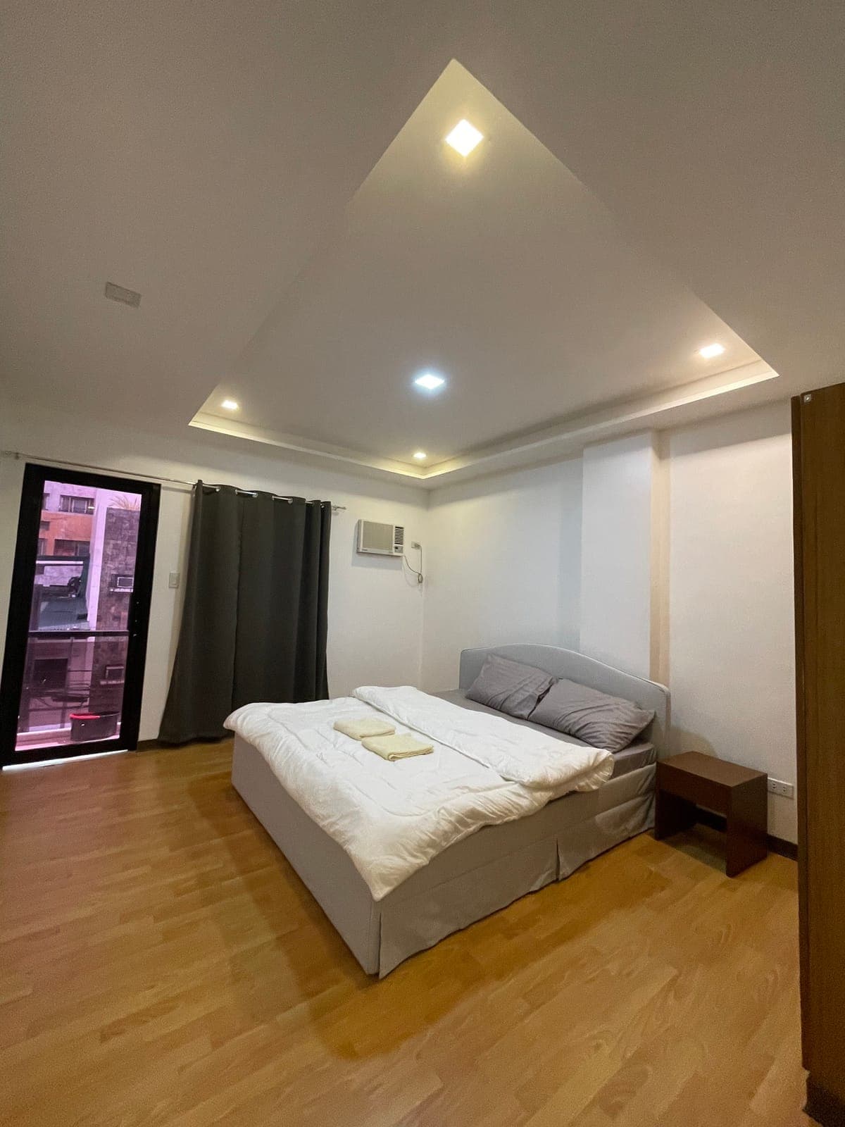 For Lease or Sale: 3-Storey Triplex House in Makati City - photo 12