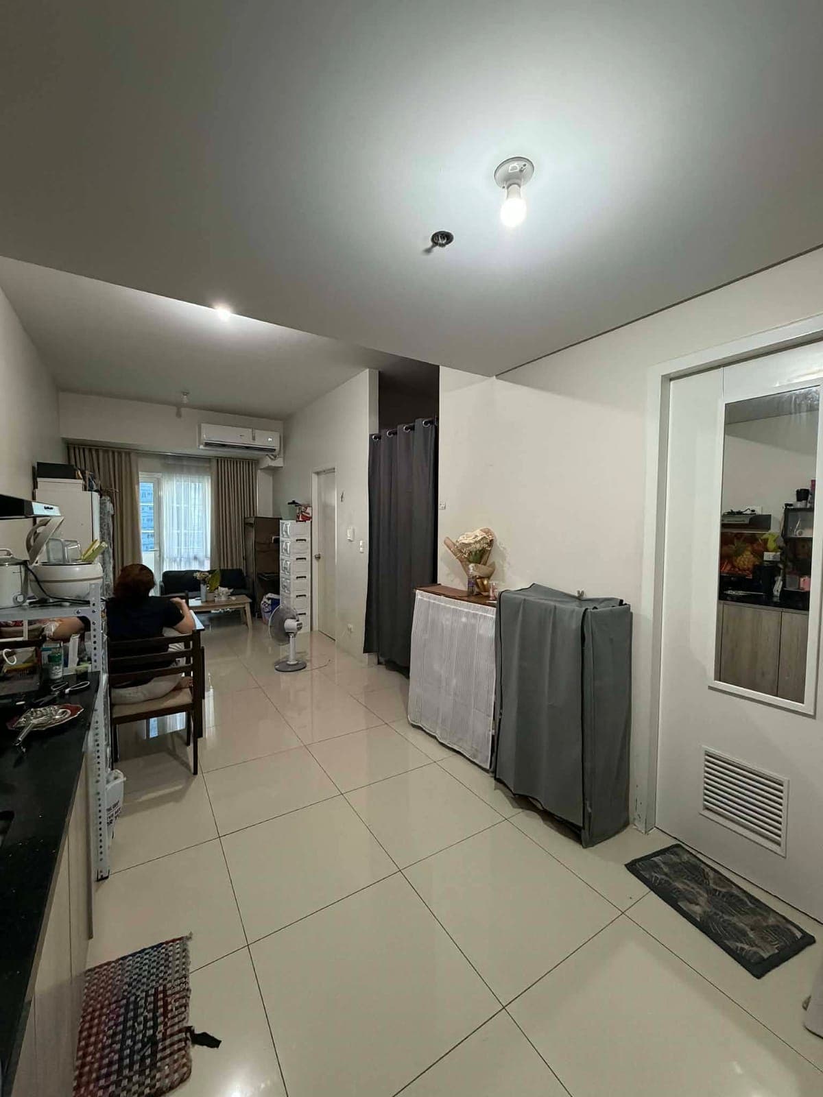 Female Condo Sharing / Bedspace - photo 7