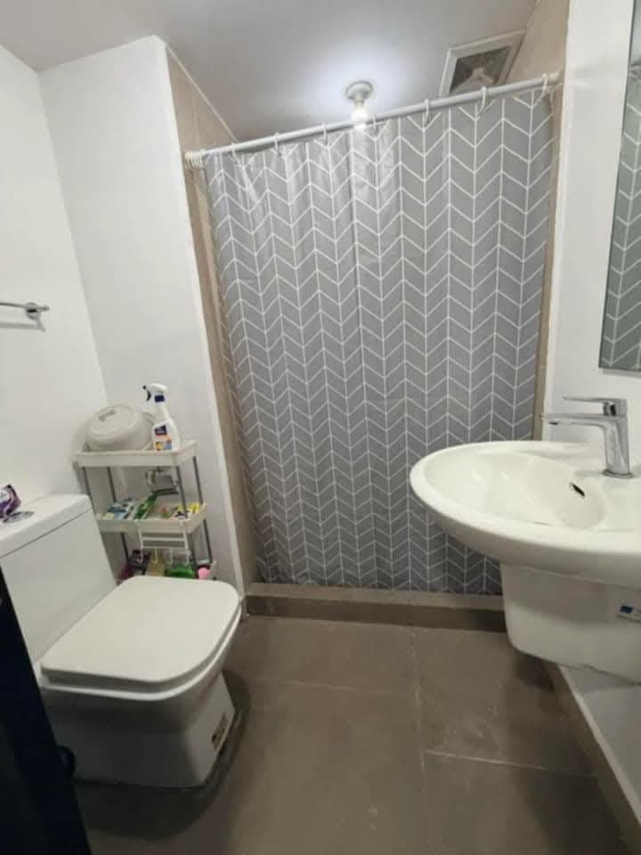 FOR RENT: Furnished 1BR in The Rise Makati - photo 1