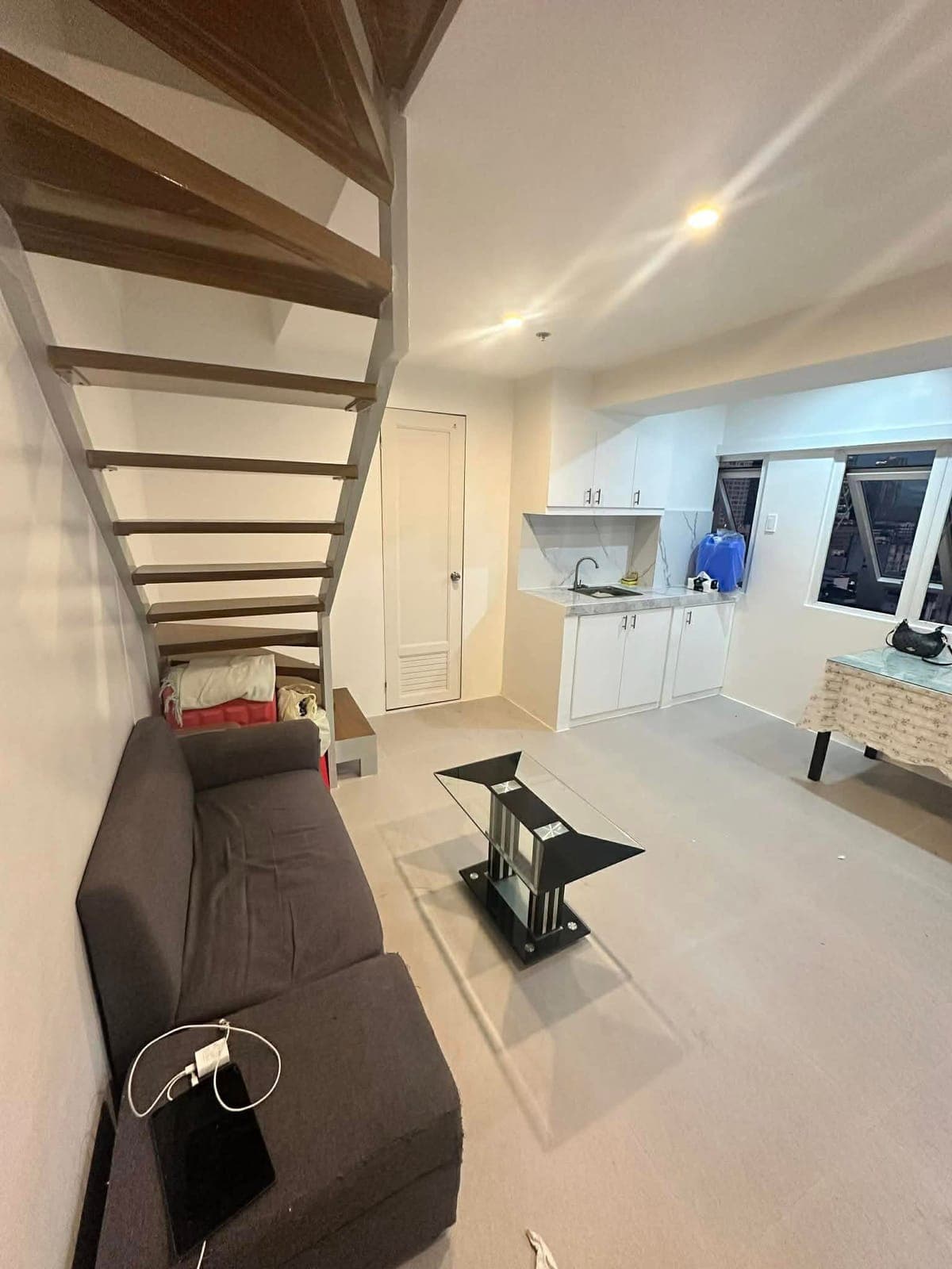FEMALE CONDO SHARING, VICTORIA DE MAKATI | FULLY FURNISHED 2 STOREY UNIT - photo 6