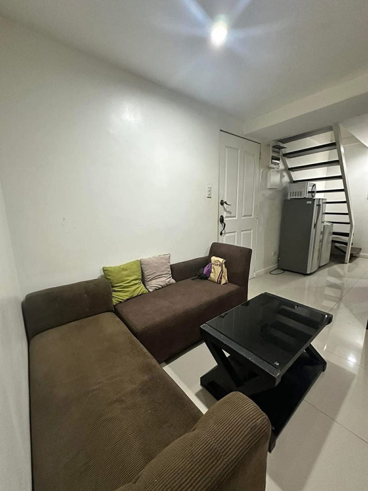 FEMALE CONDO SHARING, VICTORIA DE MAKATI, FULLY FURNISHED 2 STOREY UNIT - photo 5