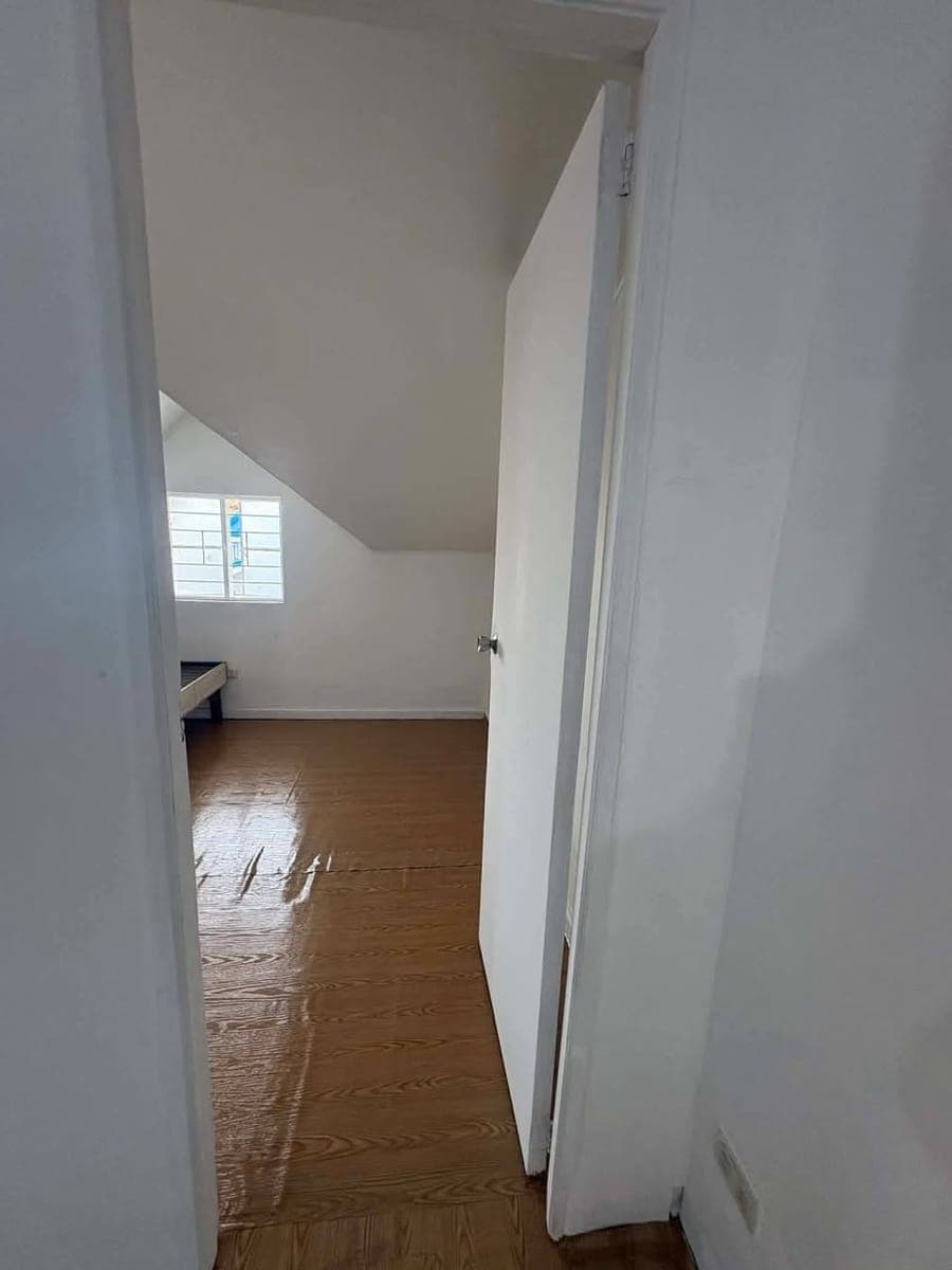 Available Room for rent. - photo 4