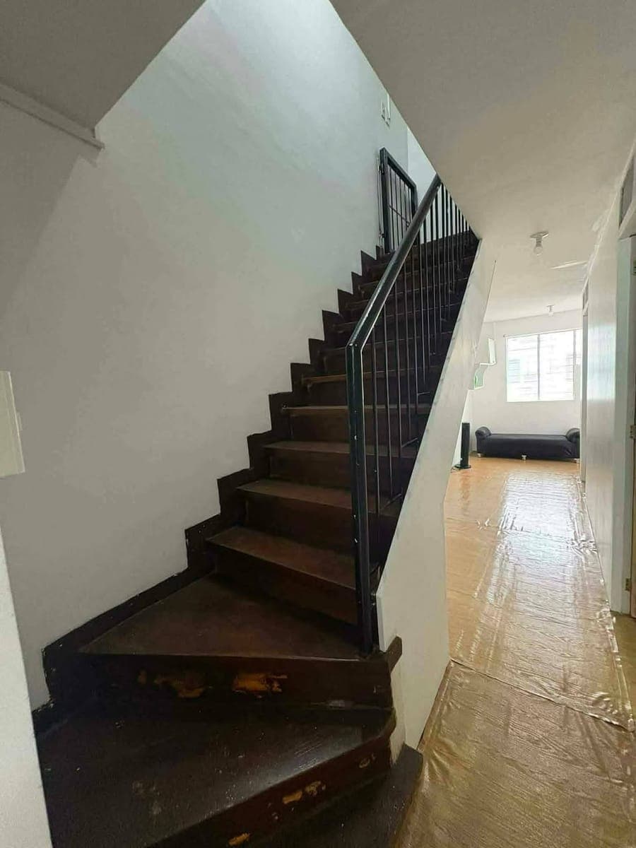 Available Room for rent. - photo 5