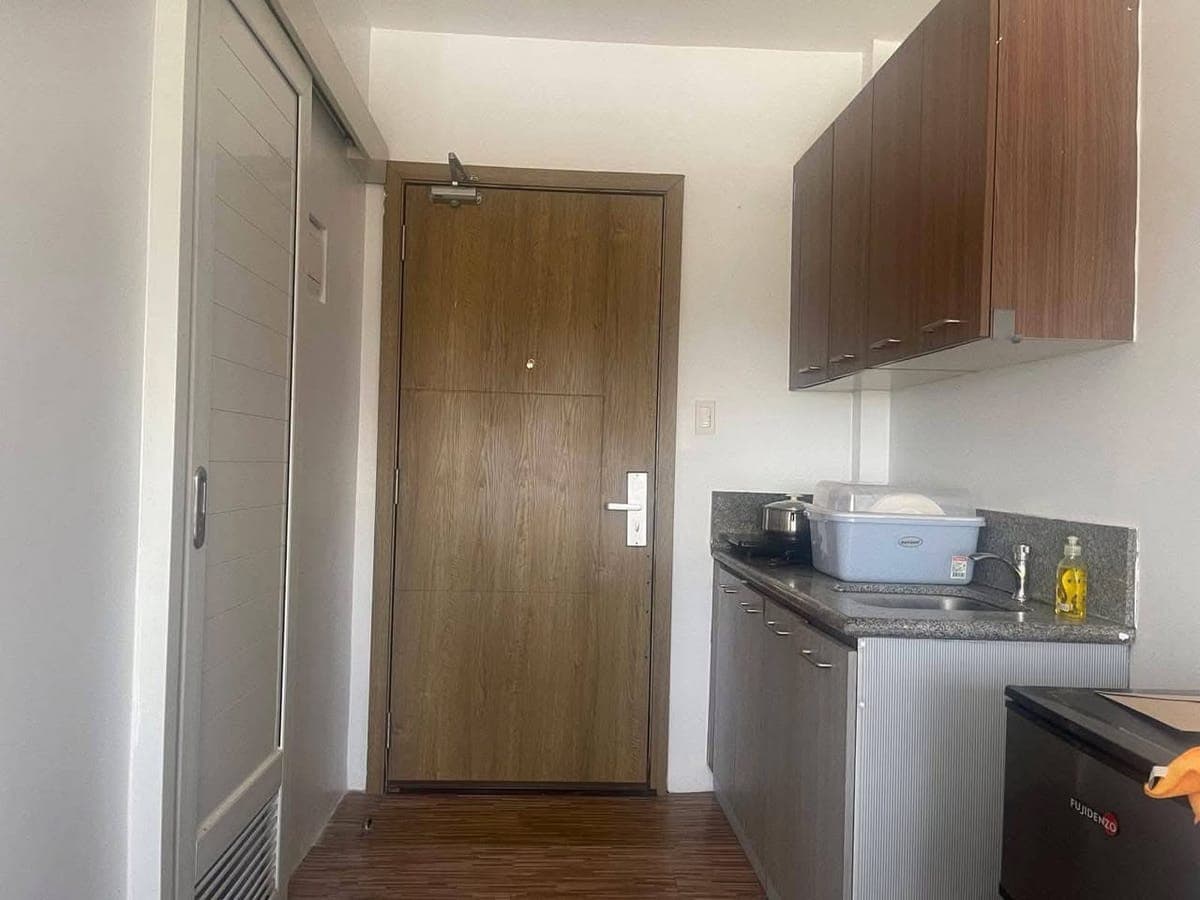 STUDIO CITY UNIT FOR RENT - photo 5