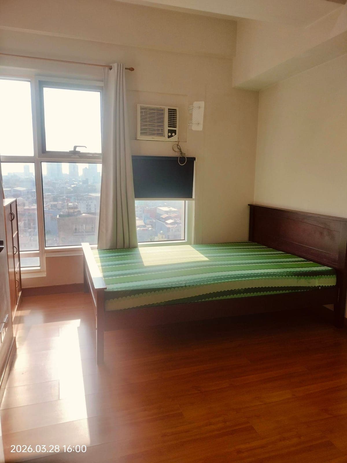 Cond For Rent In Makati - photo 1