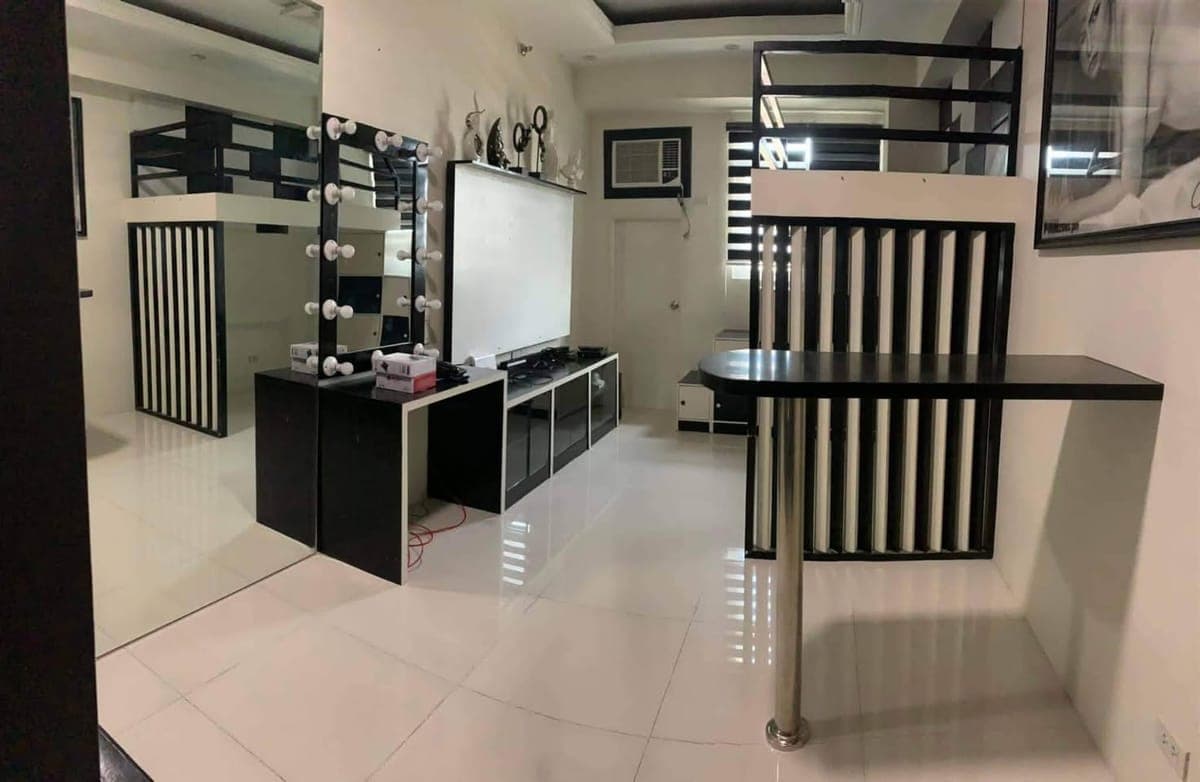 Unit for rent in torresur las piñas - photo 2