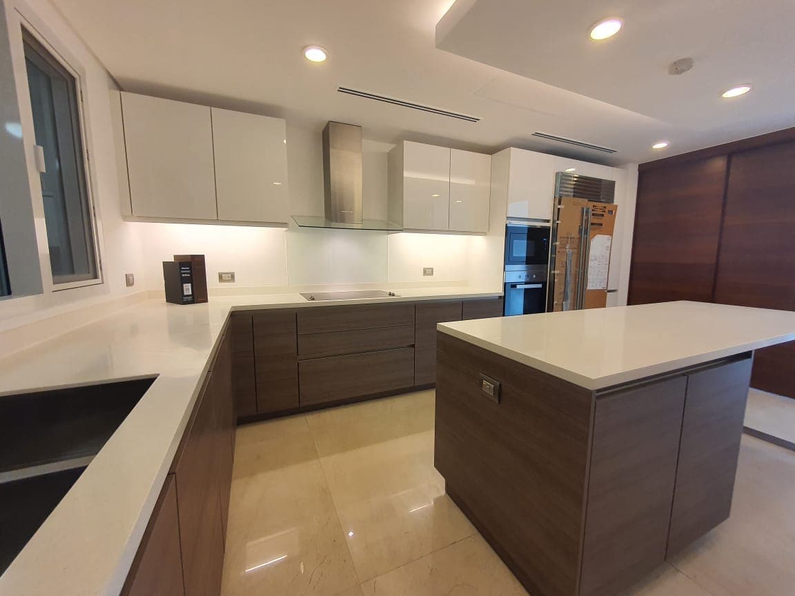 FOR LEASE: 3BR Unit at Two Roxas Triangle Makati City - photo 1