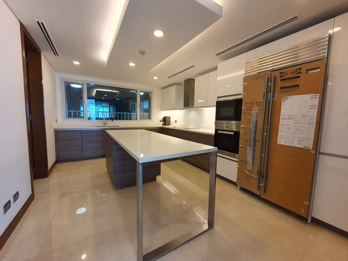 FOR LEASE: 3BR Unit at Two Roxas Triangle Makati City - photo 2