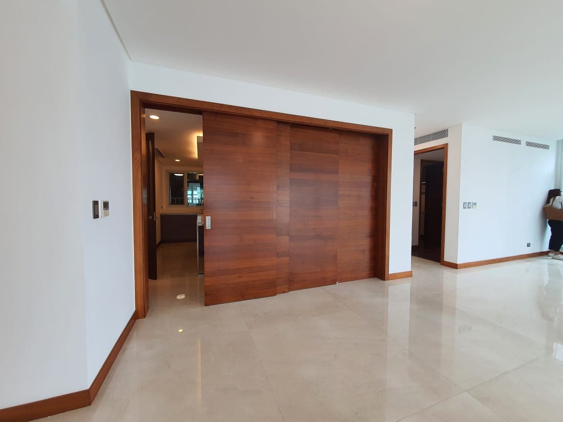 FOR LEASE: 3BR Unit at Two Roxas Triangle Makati City - photo 3