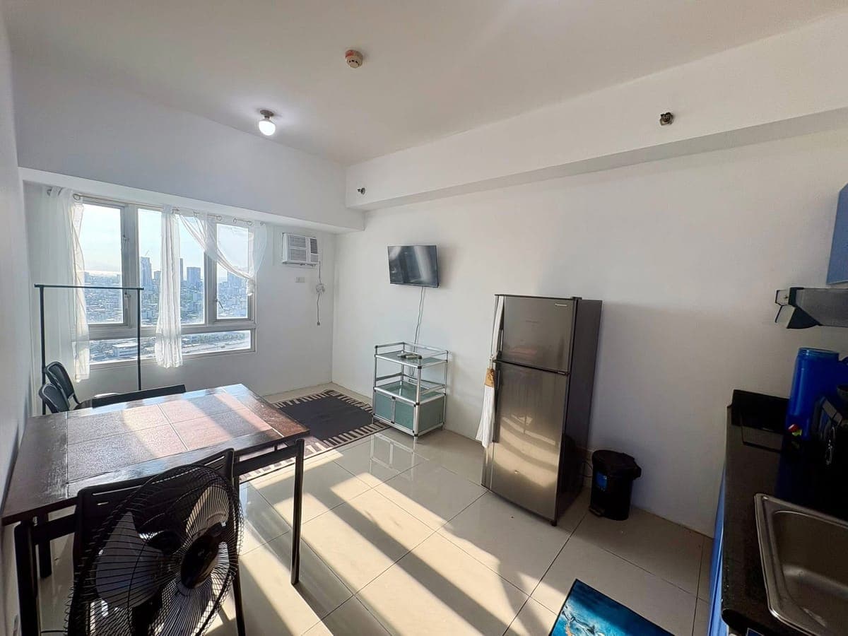 For Rent:The Beacon Fully furnished unit. - photo 7