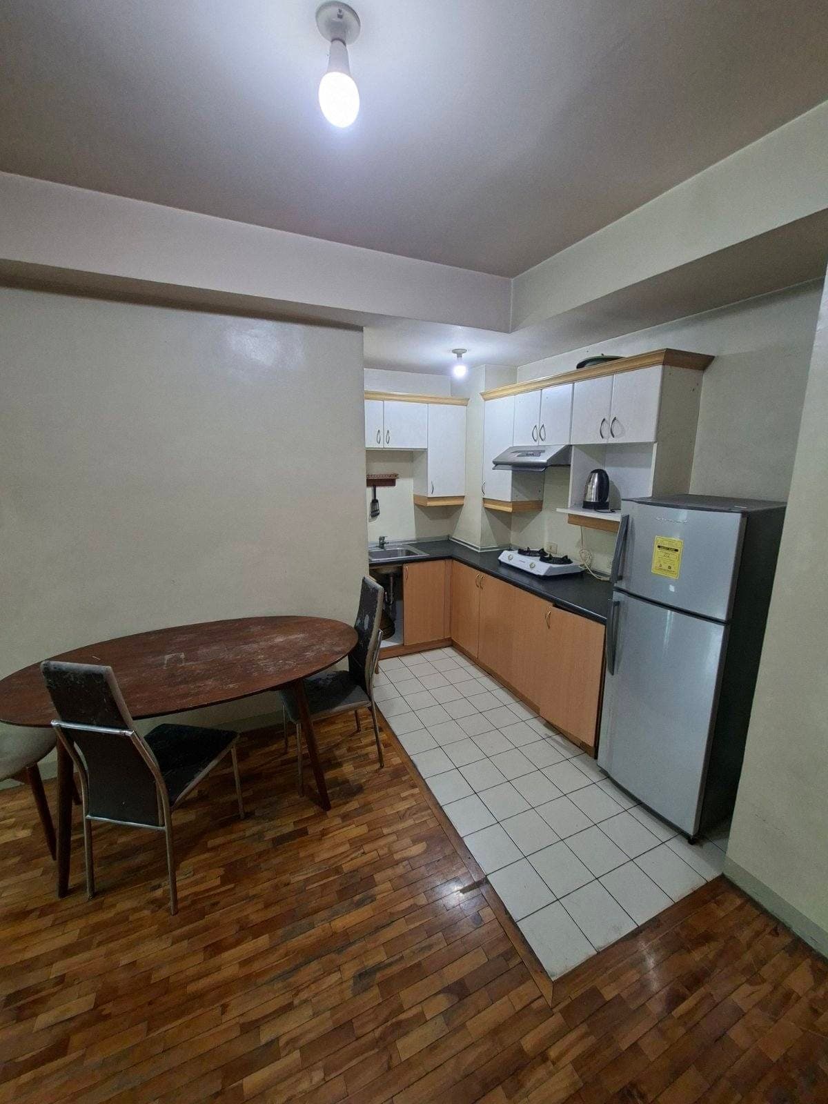 Makati condo 1bedroom big cut 45 sqm Unfurnished unit - photo 11