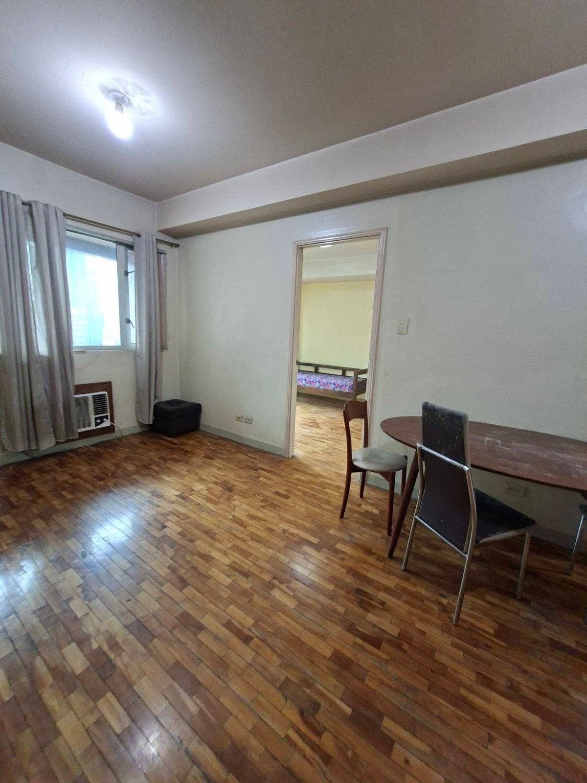 Makati condo 1bedroom big cut 45 sqm Unfurnished unit - photo 8