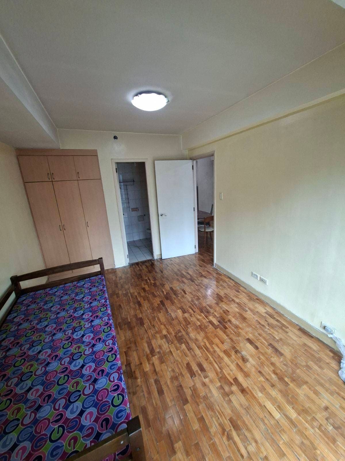 Makati condo 1bedroom big cut 45 sqm Unfurnished unit - photo 9