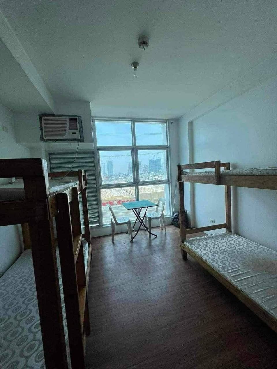 Still looking for 1 female replacement upper bunkbed (4 pax; condo-sharing) - photo 1