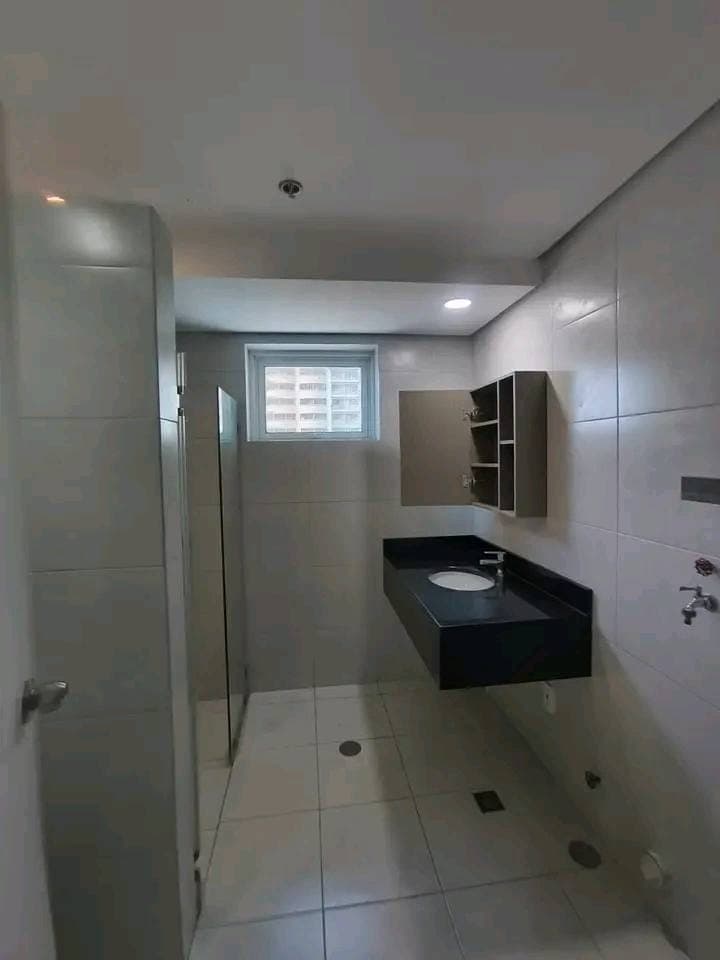 35K Monthly for 2BR in 100 West  Makati‼️ - photo 2