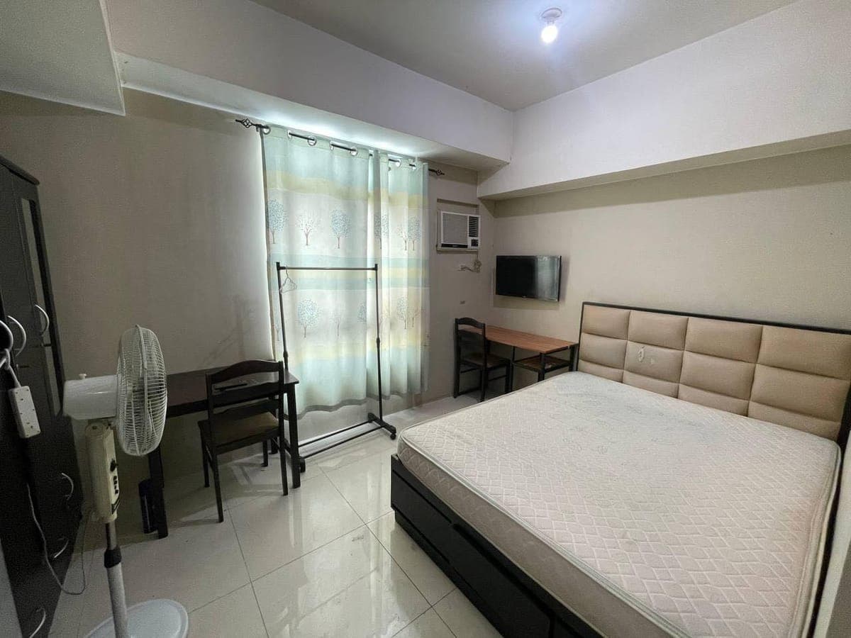 # **FOR RENT: Salcedo Square - Studio Unit** - photo 2