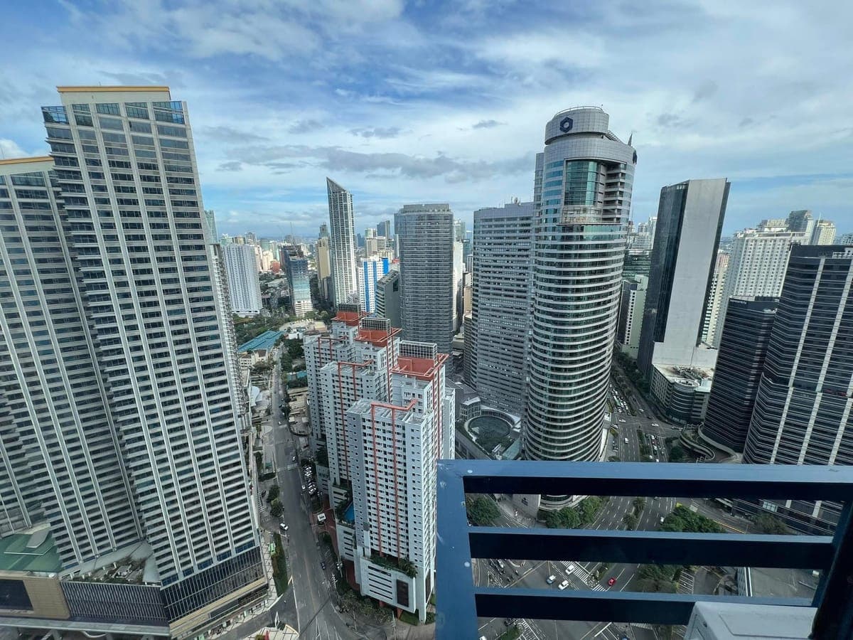 ₱20K MONTHLY‼️ | HIGH-FLOOR 1BR AT AIR RESIDENCES - MAKATI CBD - photo 2