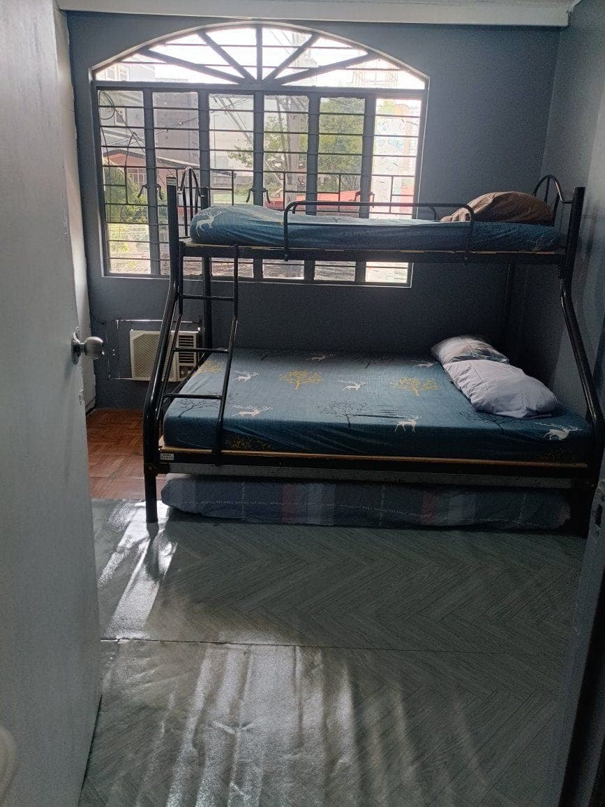 Room for rent boundary Makati/manila near palanan makati near la Salle Taft near lrt Vito Cruz Manila - photo 11