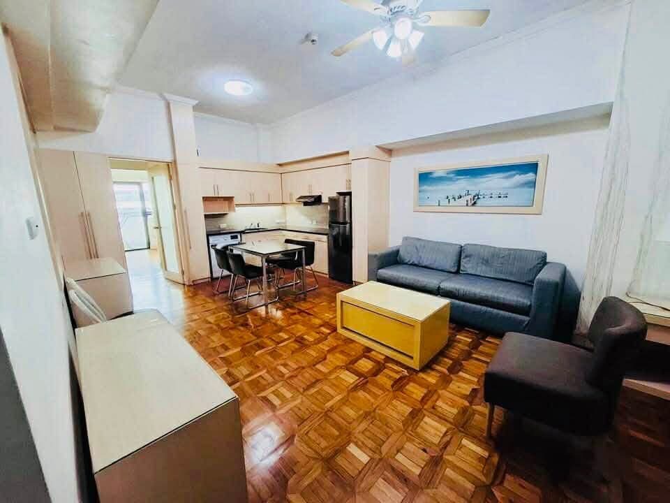 # **FOR LEASE: 1BR BSA Suite - Makati** - photo 6