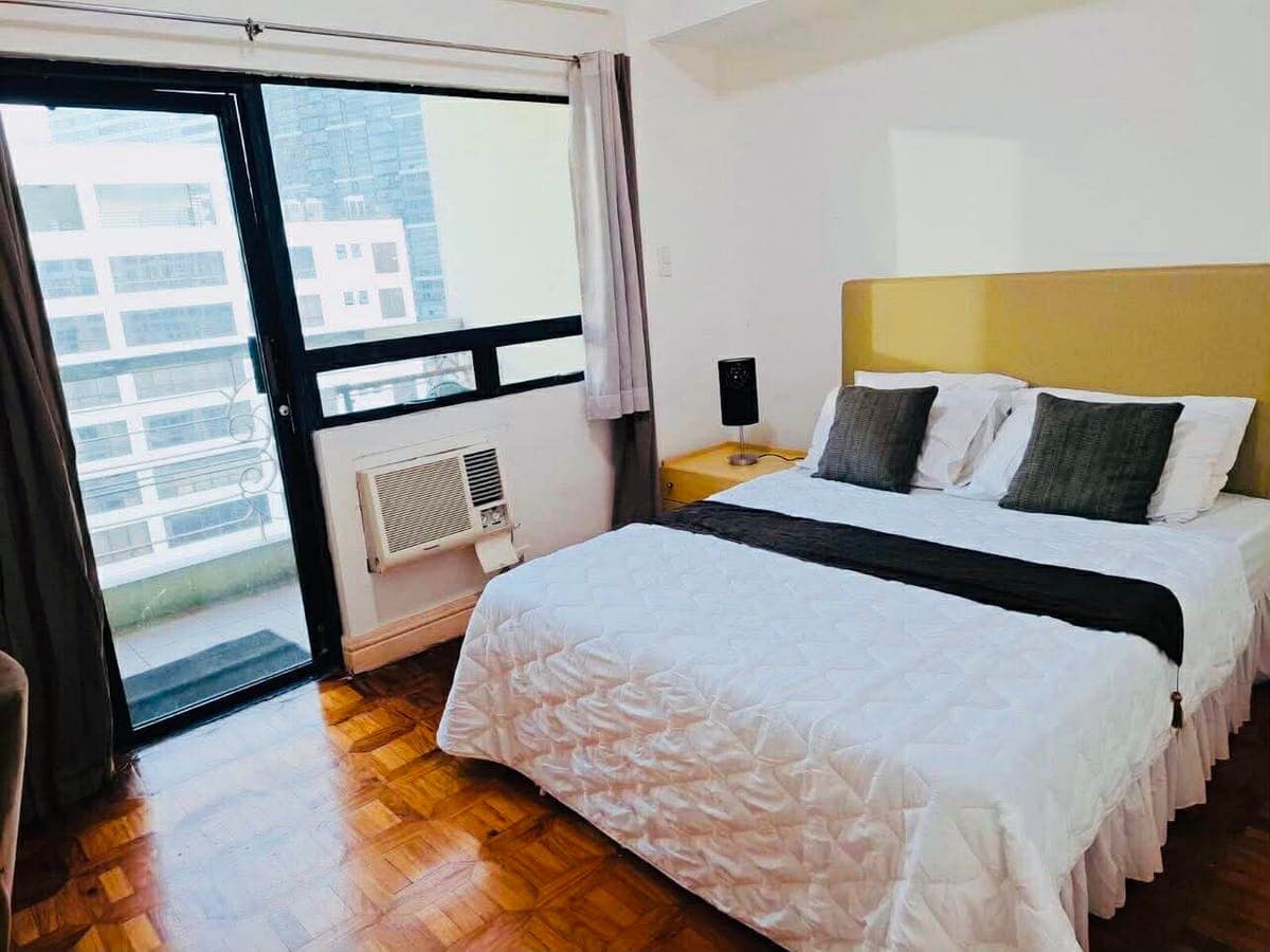 # **FOR LEASE: 1BR BSA Suite - Makati** - photo 9
