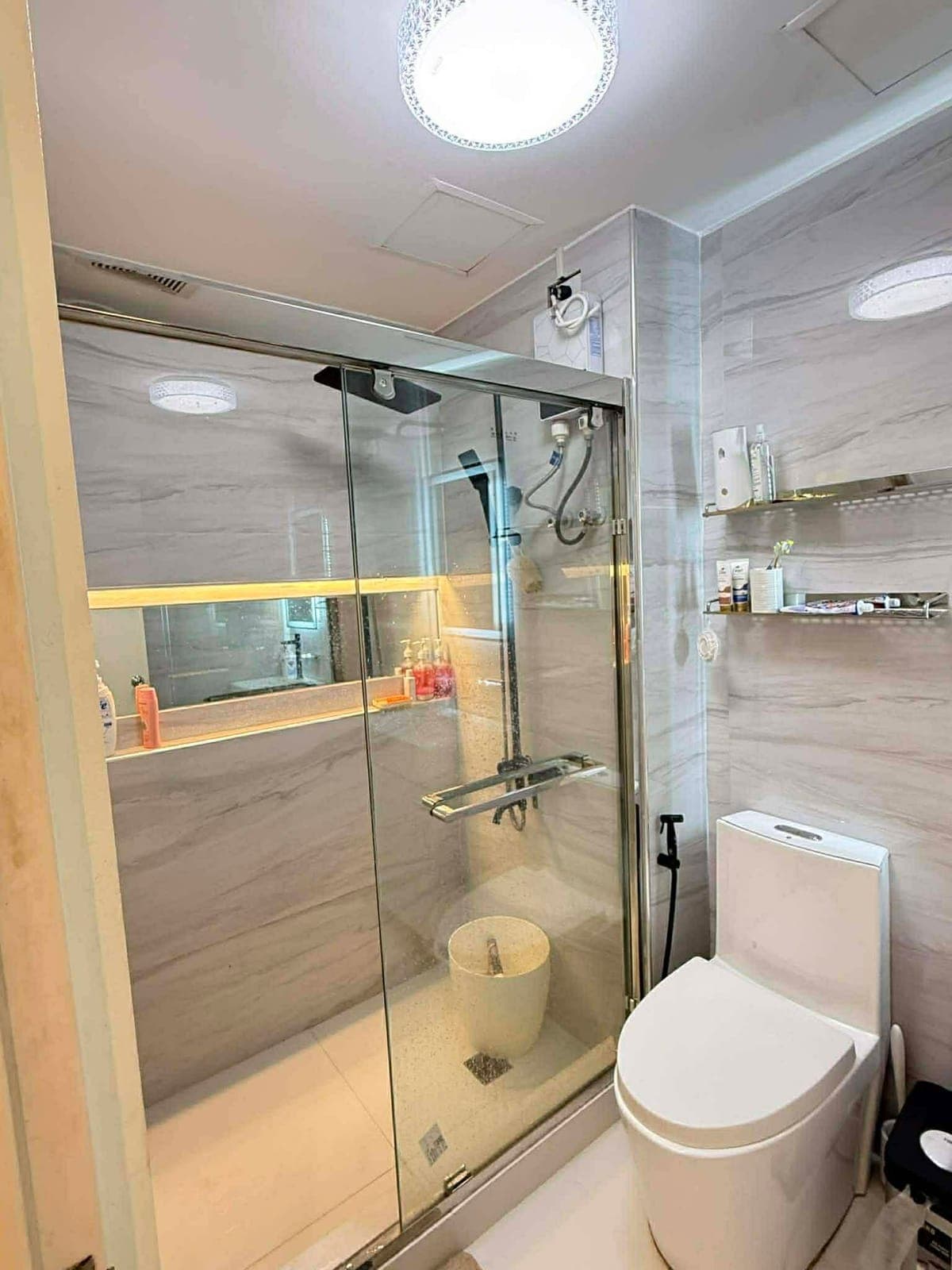 AVIDA ASTEN MAKATI - photo 1