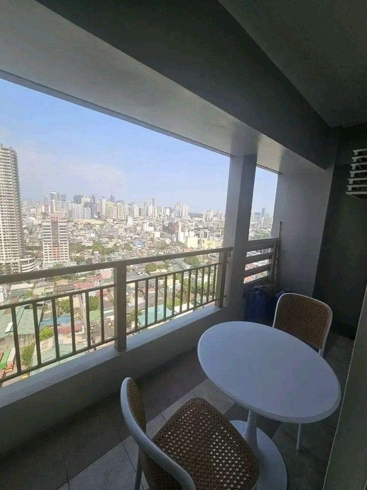 𝐅𝐎𝐑 𝐑𝐄𝐍𝐓 Two Bedroom with Balcony Unit in La Verti Residences - photo 4