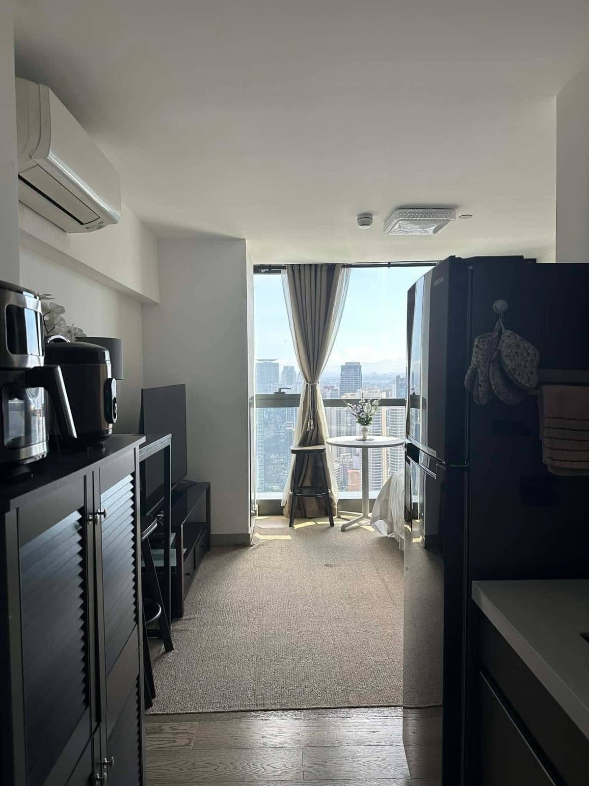 🏠 Century Spire Residence - photo 1