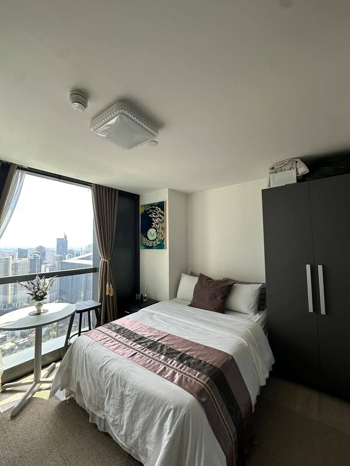 🏠 Century Spire Residence - photo 4