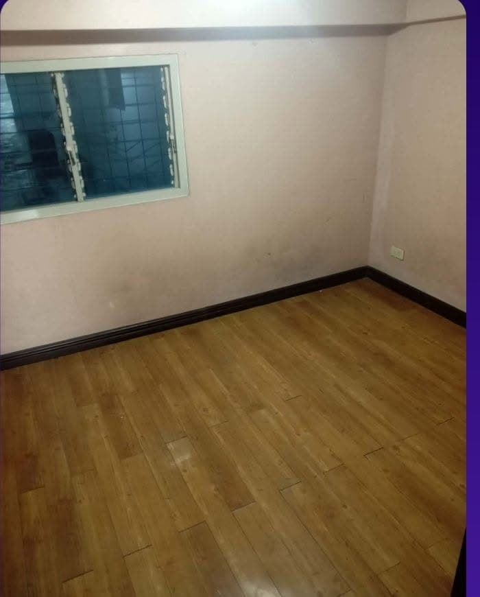 For Rent: 2 storey Condo unit with own Parking Slot  in Madison Manor, Las Pinas:  2 bedrooms, 1 toi... - photo 1