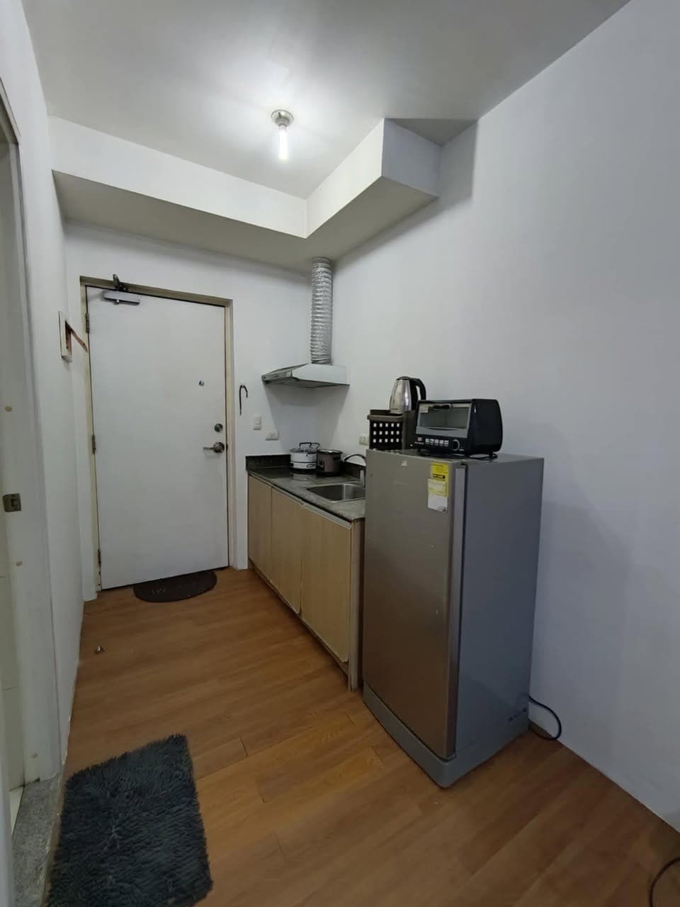 LOOKING FOR REPLACEMENT: LINEAR MAKATI TOWER 1 - photo 2