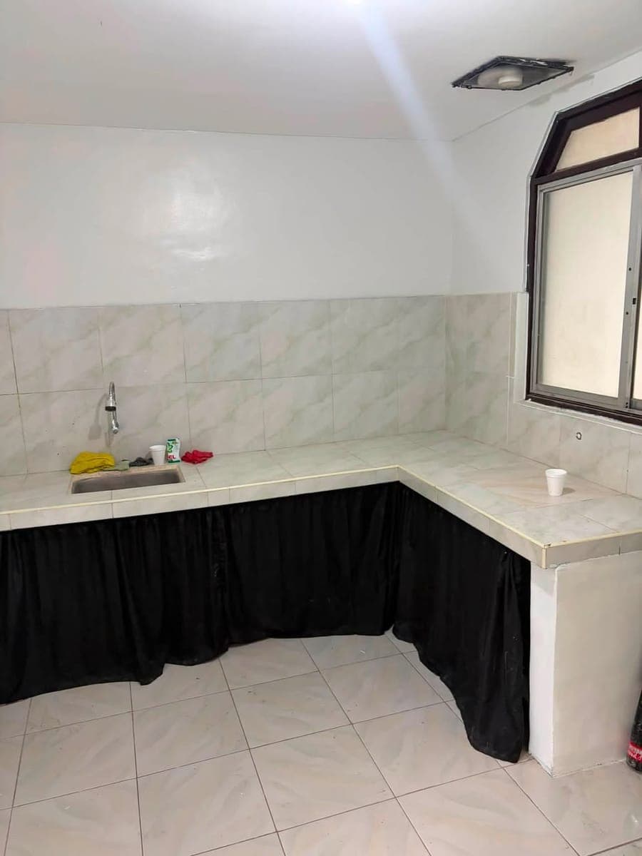 Newly Renovated Apratment Unit - photo 2