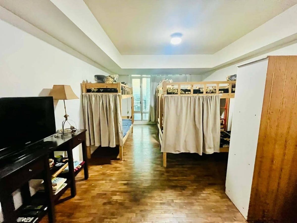 MAKATI CONDO MALE SHARING - photo 2