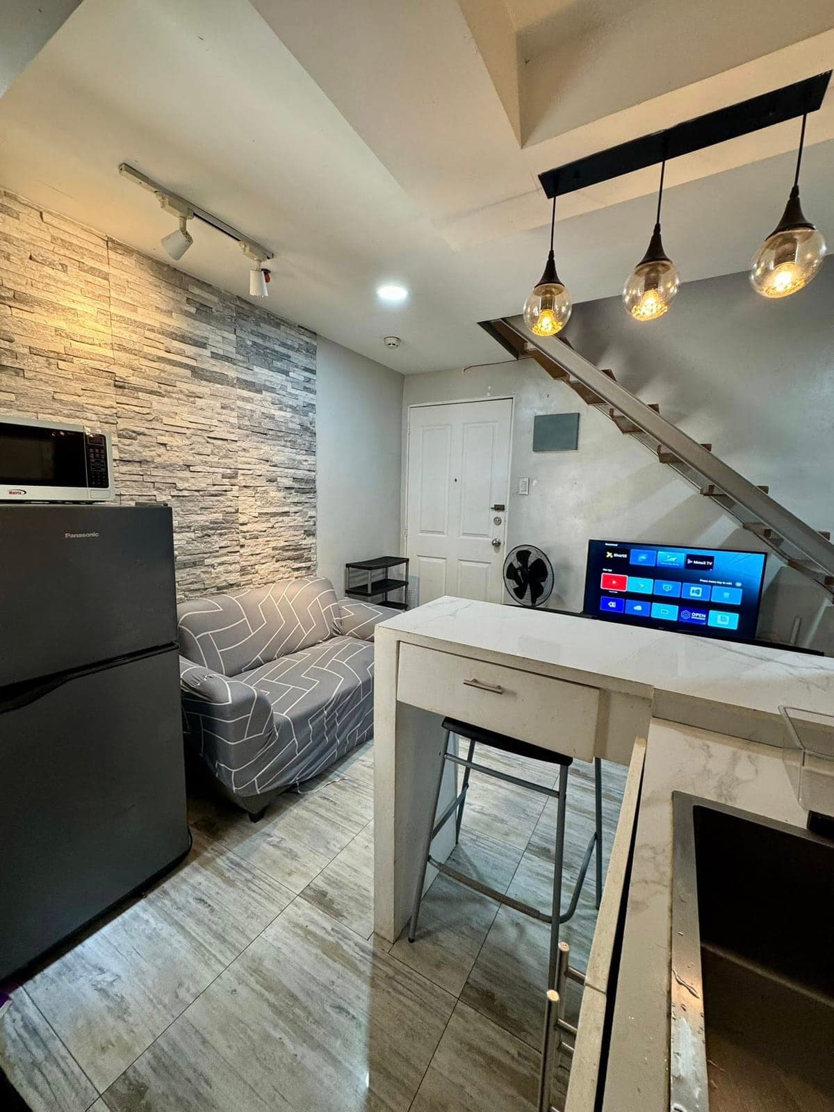 READ!! RUSH!Available for viewing later! 2br 24k/mo 1+1 (1month advance 1 month deposit) pet-friendly - photo 1