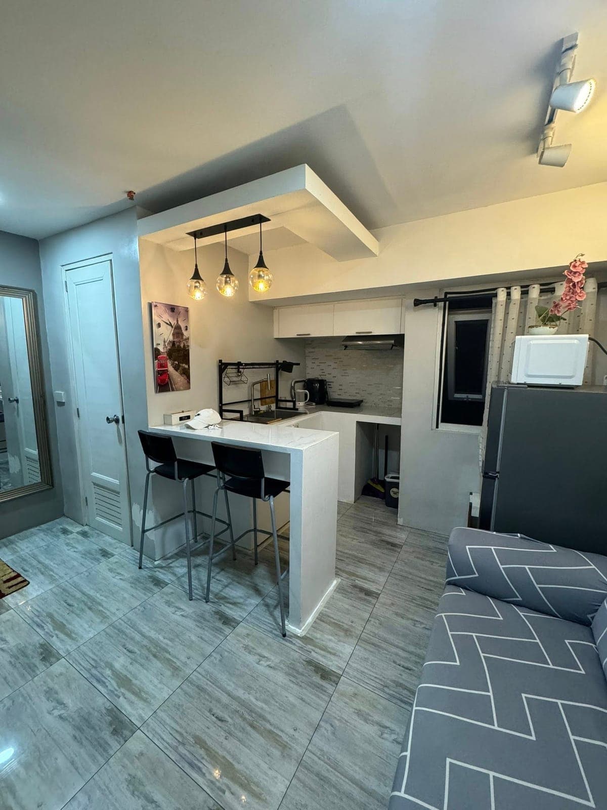 READ!! RUSH!Available for viewing later! 2br 24k/mo 1+1 (1month advance 1 month deposit) pet-friendly - photo 3