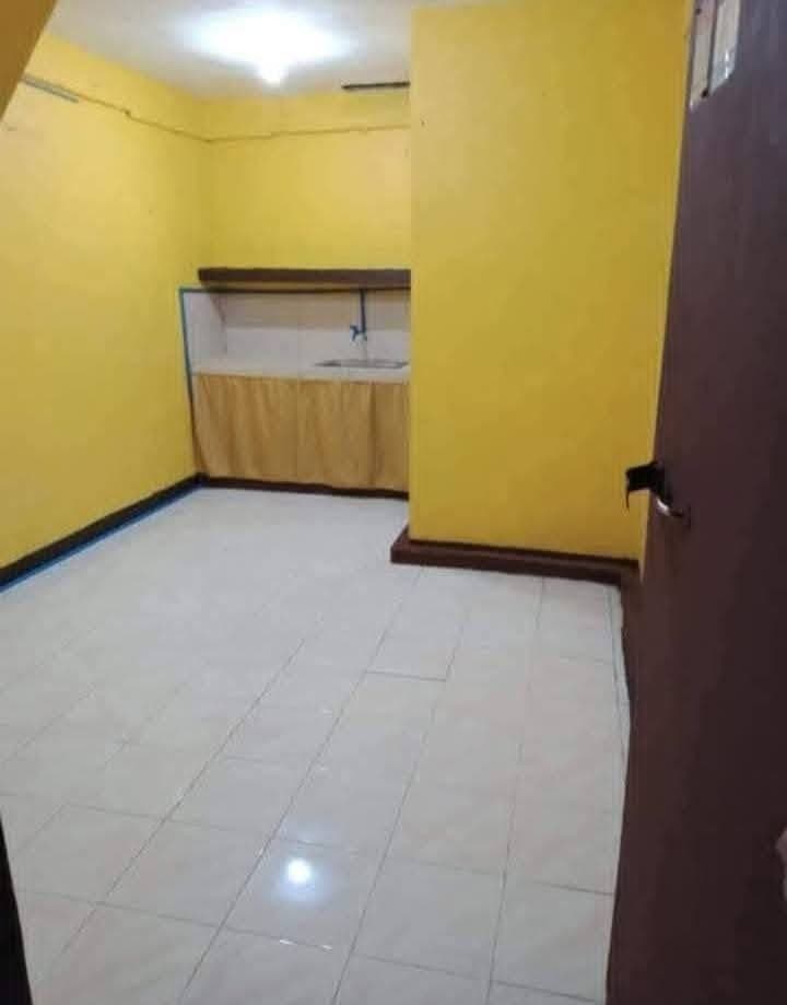 Room 4 Rent.. Studio Type Near Sm Southmall.. Urbanville.. Php 4,000.. 1 month advance, 1 month depo... - photo 2
