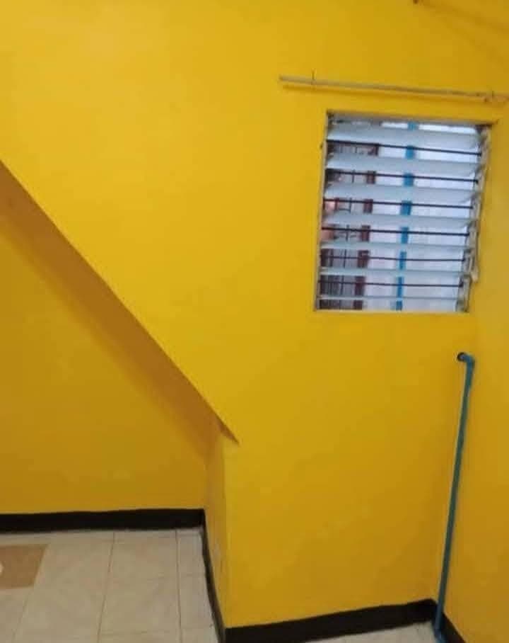 Room 4 Rent.. Studio Type Near Sm Southmall.. Urbanville.. Php 4,000.. 1 month advance, 1 month depo... - photo 5