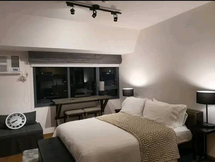 The Rise Makati - photo 3