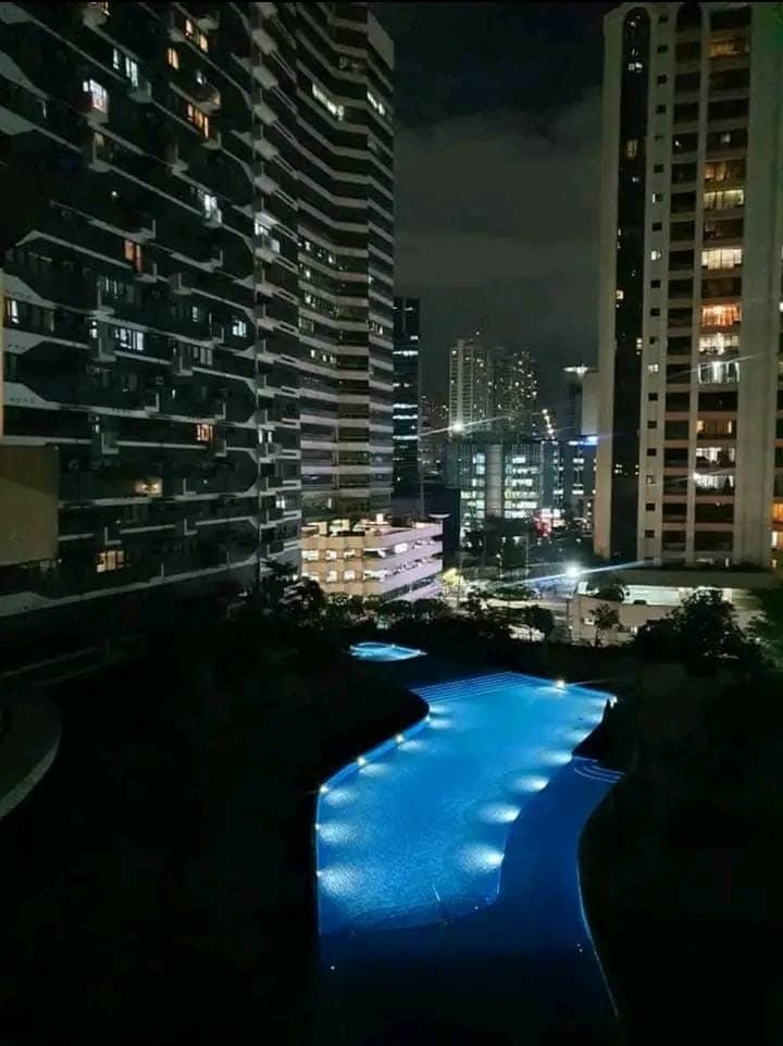 The Rise Makati - photo 7