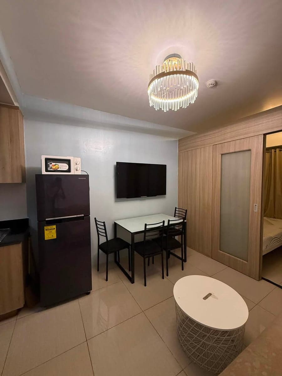 - SHORE RESIDENCES FOR RENT - OPEN for 3 to 6 MONTHS CONTRACT - photo 1