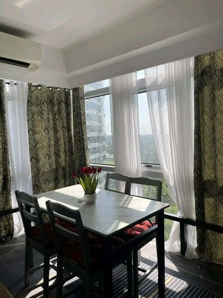 𝐅𝐎𝐑 𝐑𝐄𝐍𝐓 Two Bedroom Unit in Fort Victoria BGC. - photo 1