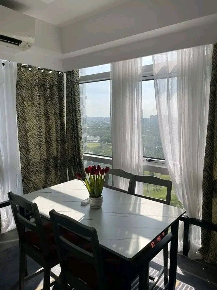 𝐅𝐎𝐑 𝐑𝐄𝐍𝐓 Two Bedroom Unit in Fort Victoria BGC. - photo 2