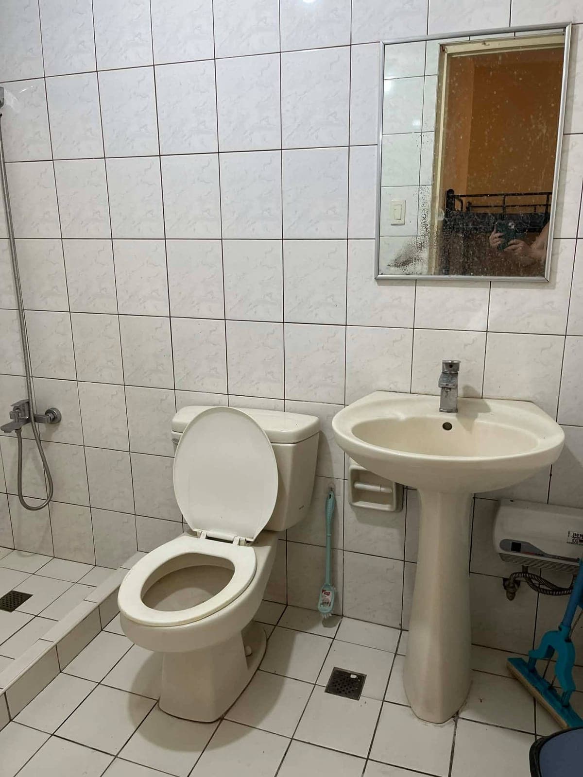 Oriental Garden Makati condo 16k per month 4pax allowed - photo 3