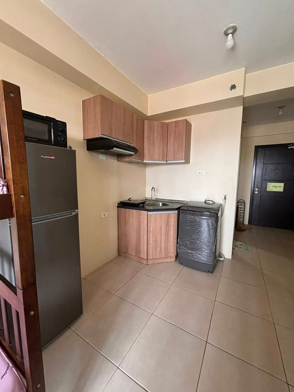 LOOKING FOR FEMALE REPLACEMENT! - photo 2